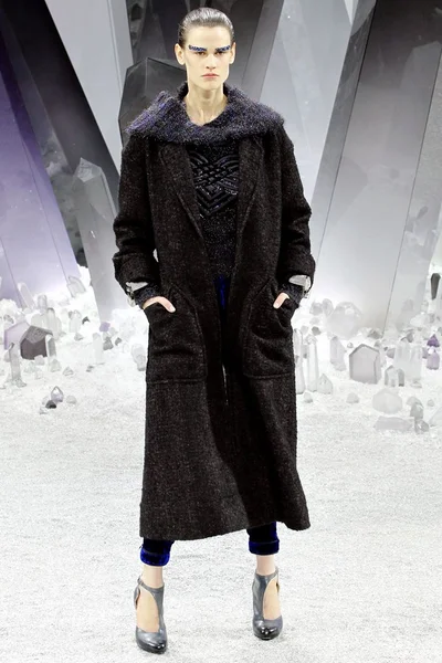 Look 7